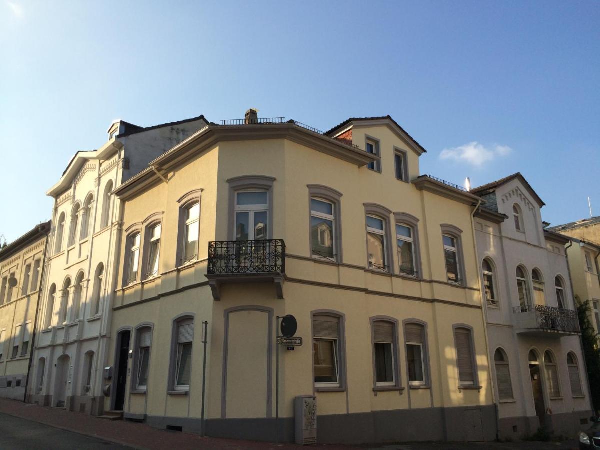 Grosses Und Helles Innenstadt Apartment - Ferienwohnung バート・ホンブルク エクステリア 写真