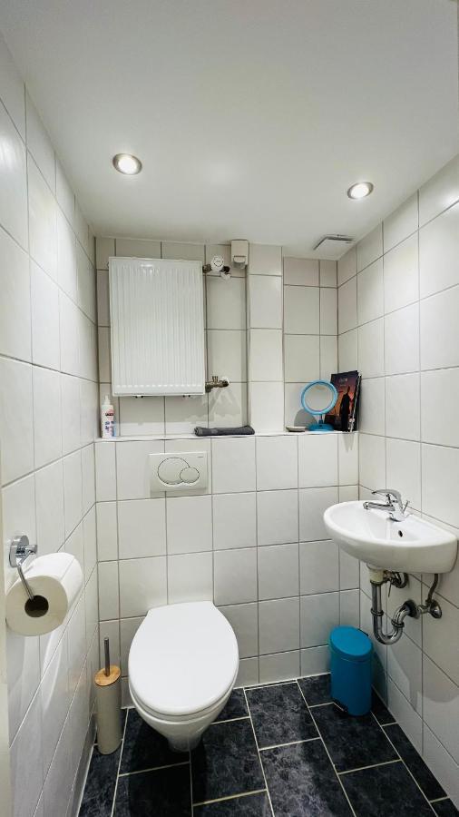 Grosses Und Helles Innenstadt Apartment - Ferienwohnung バート・ホンブルク エクステリア 写真